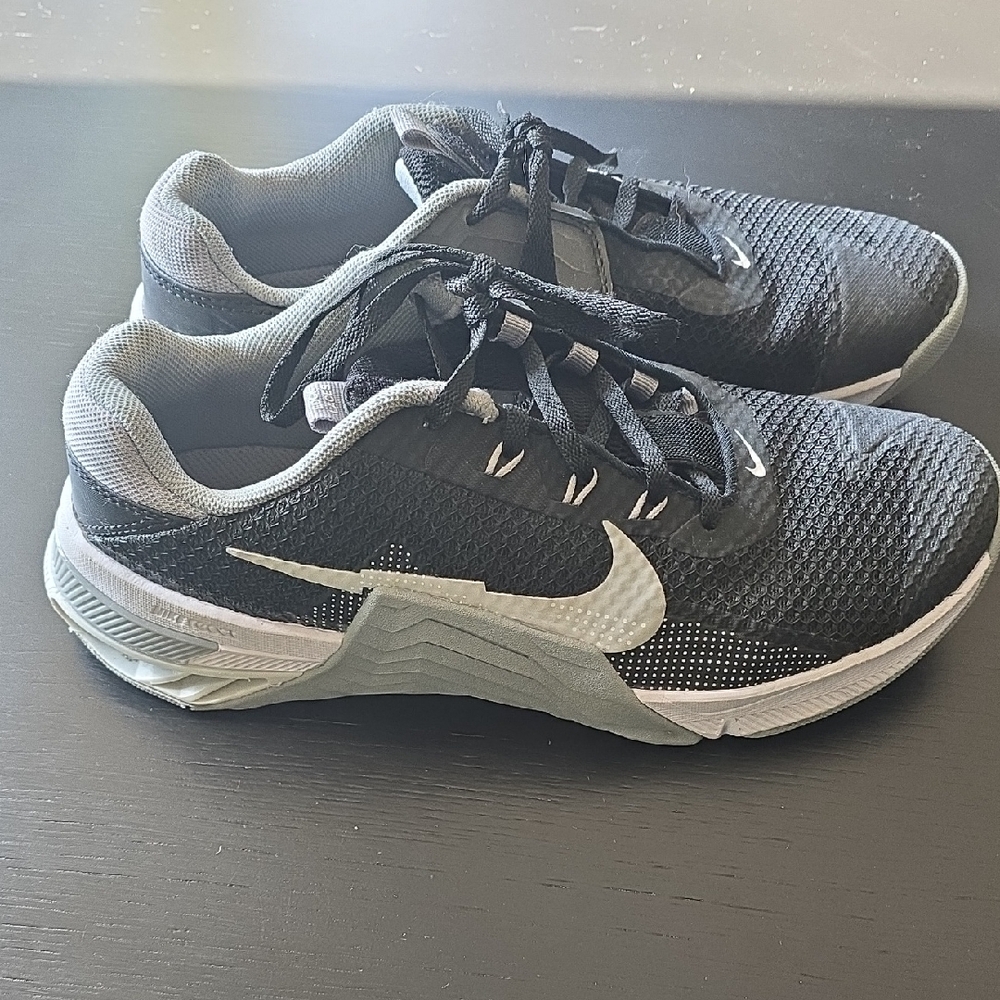 Nike Black and Gray Athletic Court Shoes
